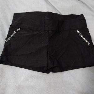 Large body central black shorts